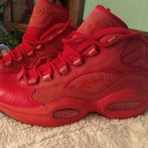 Reebok Hi Tops * VINTAGE * Make an offer*